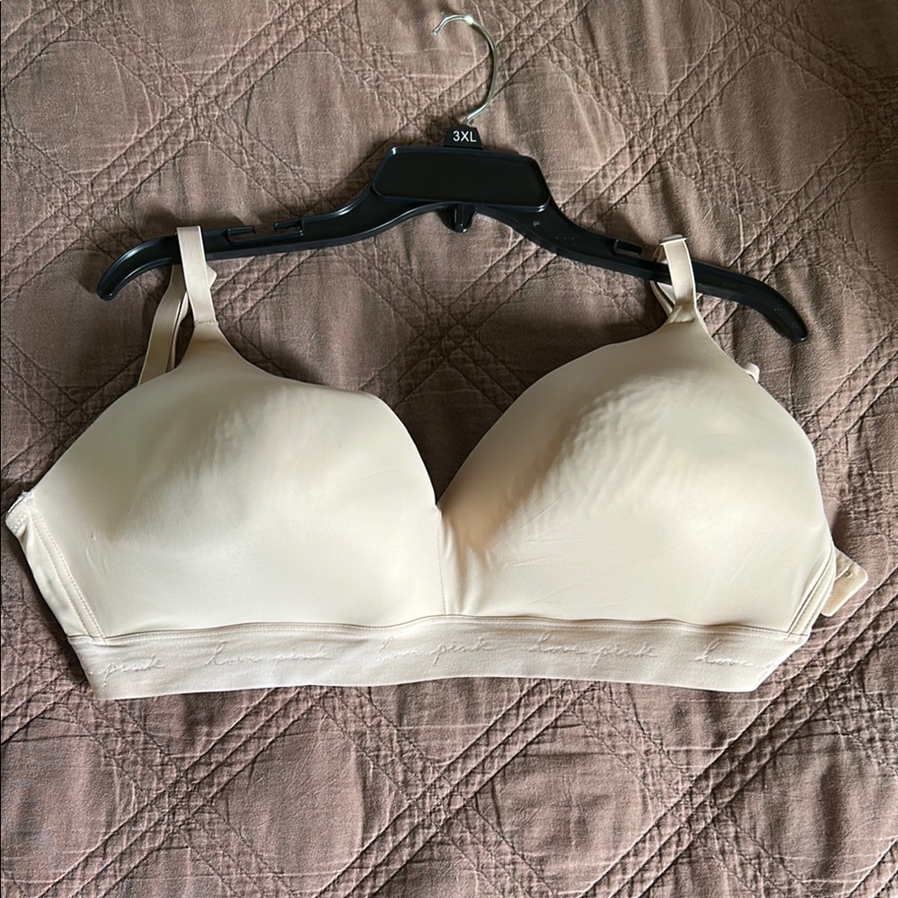 Victoria's Secret Cream Bra - Picture 2 of 5